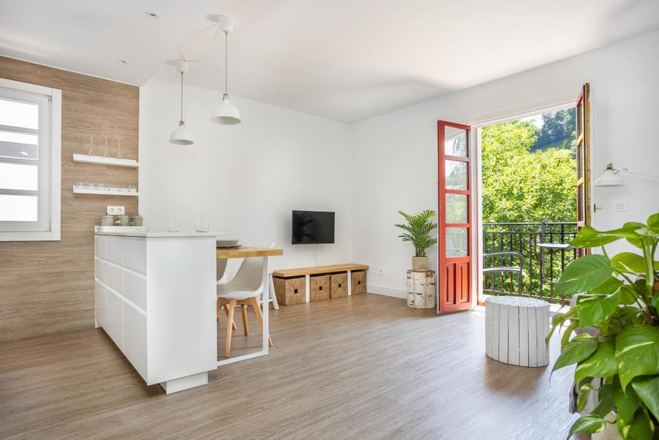 TV and multimedia, Dining area