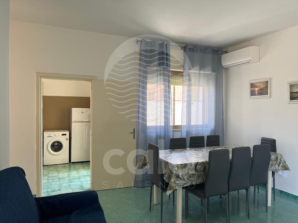 Living room, Seating area, Dining area, air conditioner