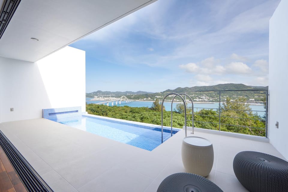 Balcony/Terrace, Swimming pool