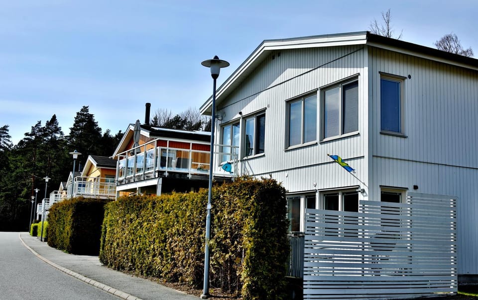 Property building, Street view
