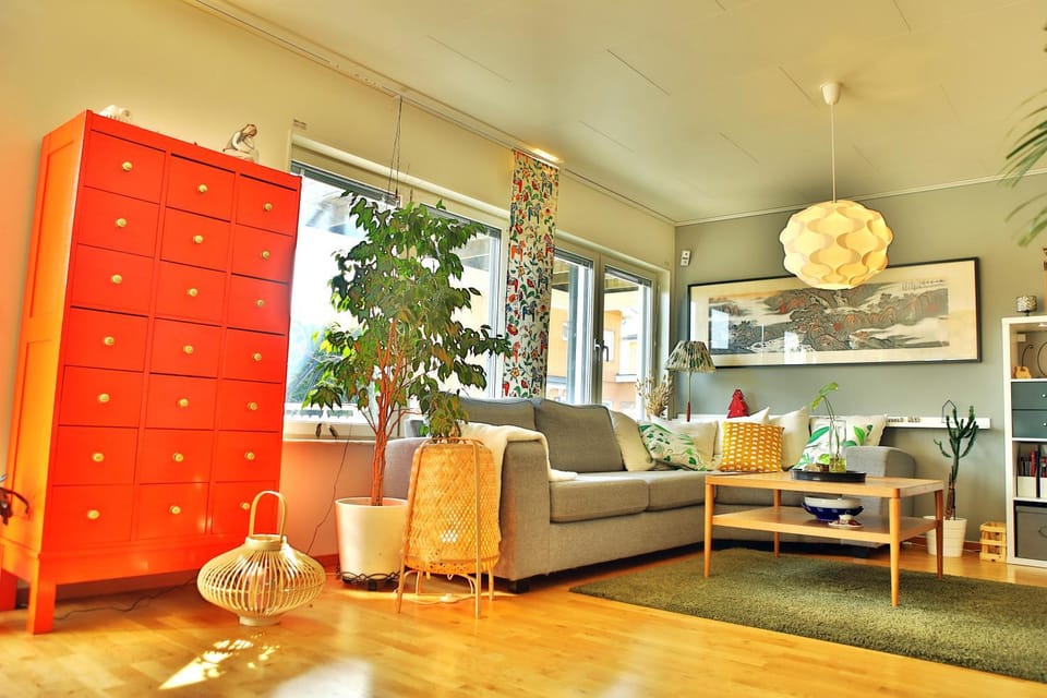 TV and multimedia, Living room, Seating area, Evening entertainment