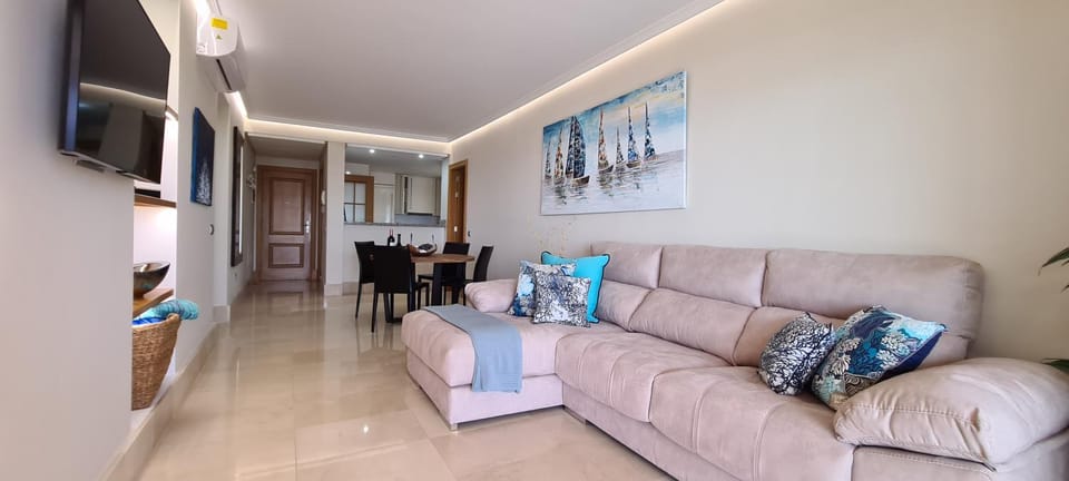 TV and multimedia, Living room, Dining area