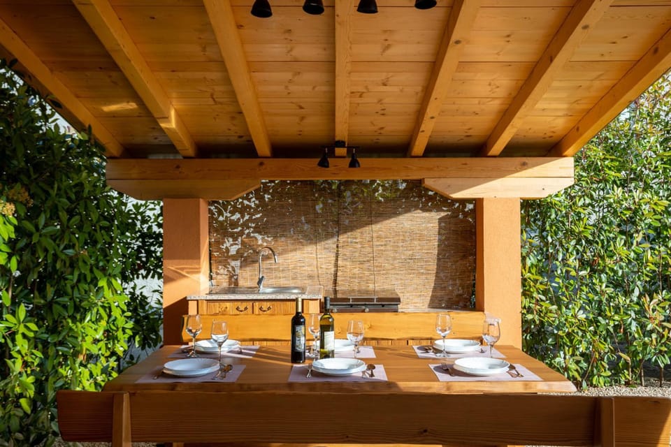 Patio, Garden, Dining area