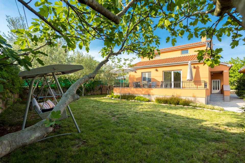 Property building, Garden