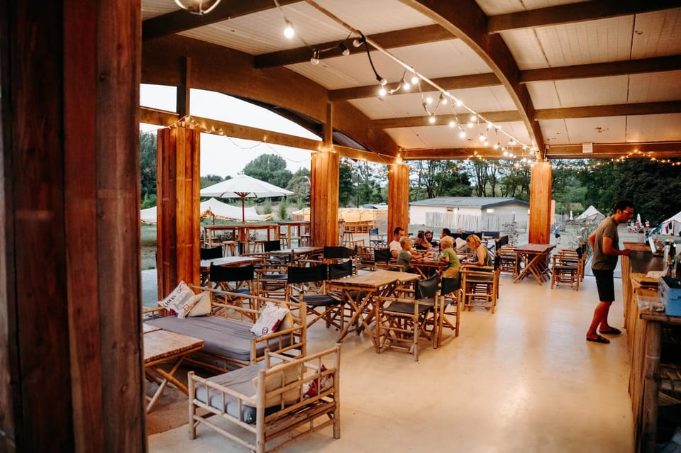 Property building, Restaurant/places to eat, Breakfast