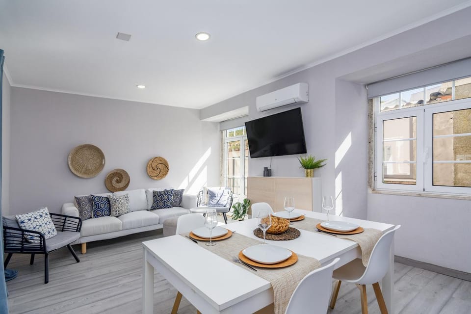 Communal lounge/ TV room, TV and multimedia, Living room