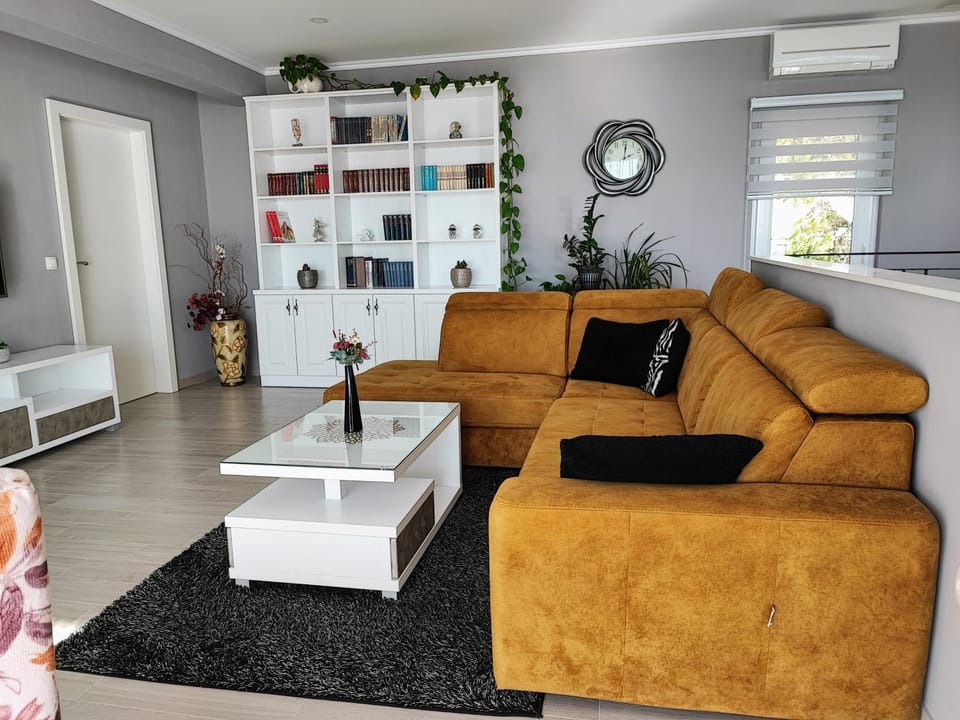 Luxury Apartment Pape Apartment in Makarska