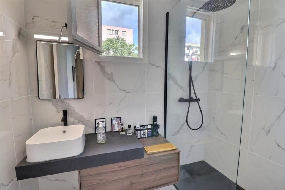 Shower, Bathroom