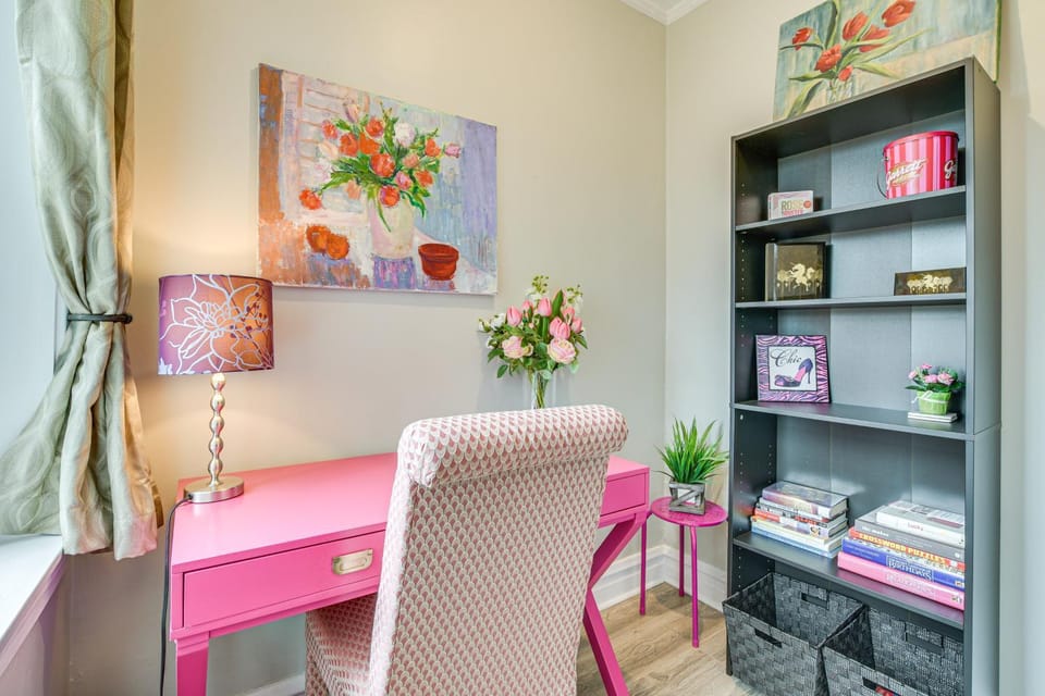 Family Apartment with Deck and Yard Near Northwestern Apartment in Evanston