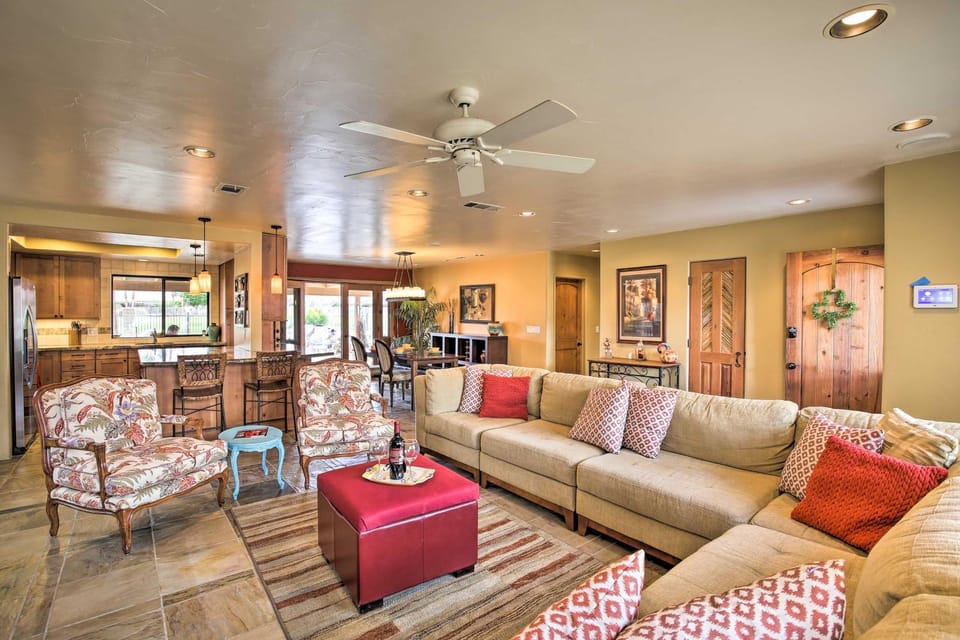 Indio Escape w/ Fire Pit & Resort Amenities! House in Indio