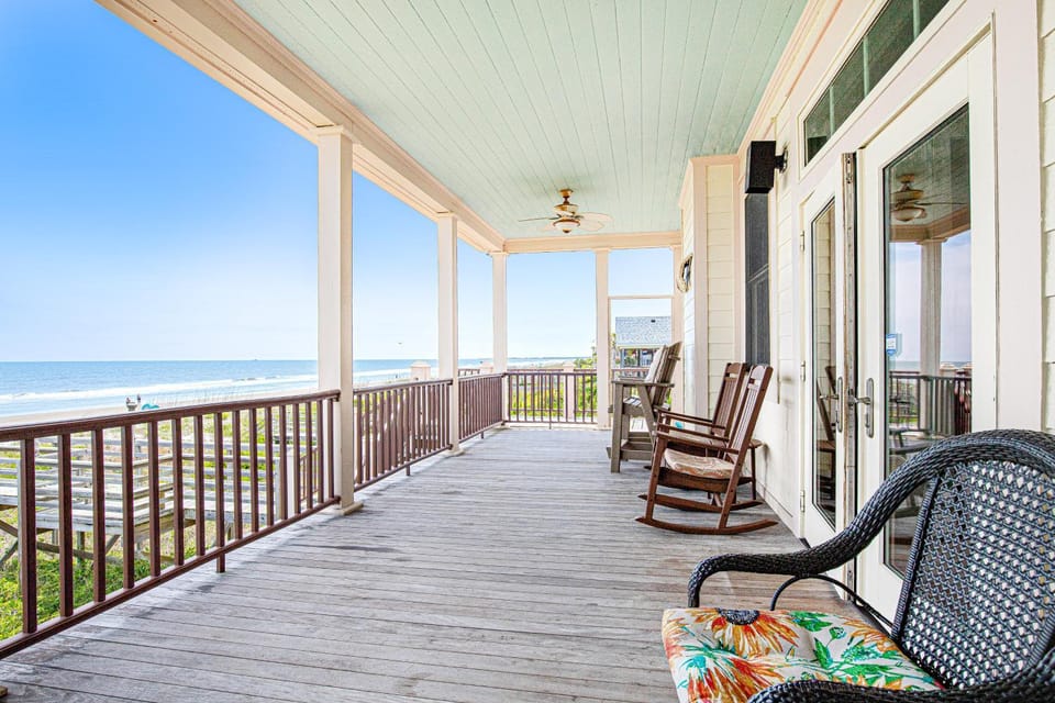 Blue Waters Beachfront House in Folly Beach