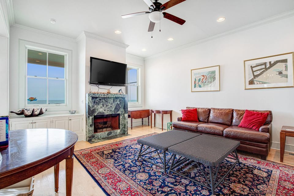 Blue Waters Beachfront House in Folly Beach