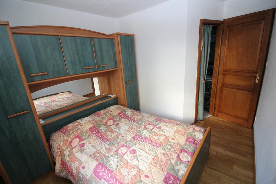Bed, Bedroom, wardrobe