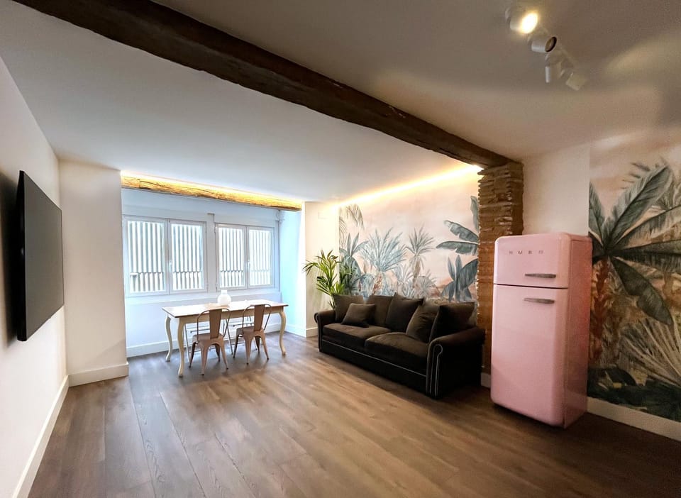 Living room, Seating area, Dining area, Quiet street view