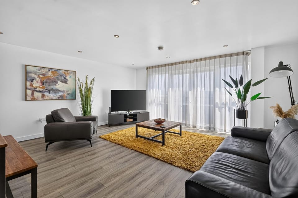 TV and multimedia, Kitchen or kitchenette, Living room, Dining area