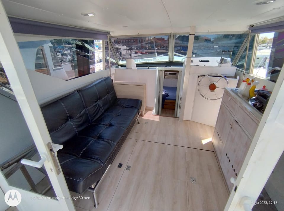 BED&BOAT II boatandholiday com Docked boat in Fano