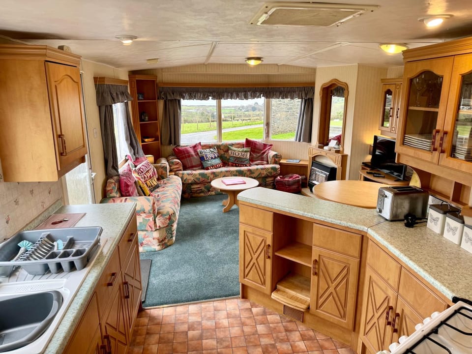 Snowdon Bay - North Wales - Stunning Llyn Peninsula Mountain & Ocean Views - Wilde Retreats Chalet in Wales