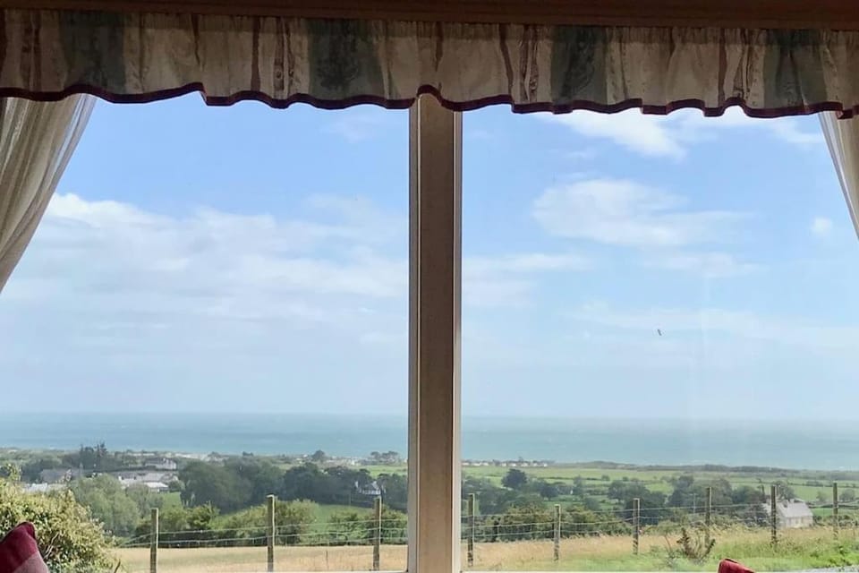 Snowdon Bay - North Wales - Stunning Llyn Peninsula Mountain & Ocean Views - Wilde Retreats Chalet in Wales