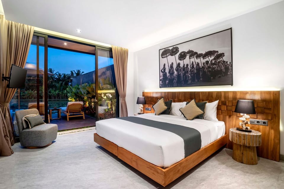 Bed, Seating area, Bedroom, Pool view