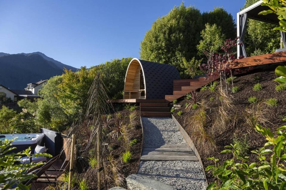 38 Edinburgh by MajorDomo Villa in Queenstown