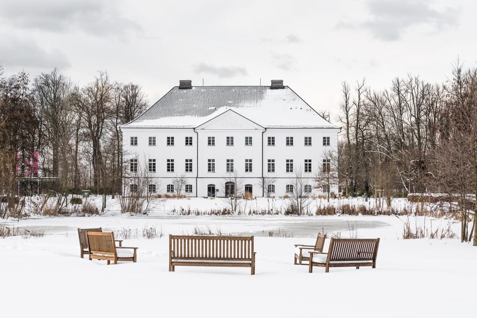 Facade/entrance, Winter