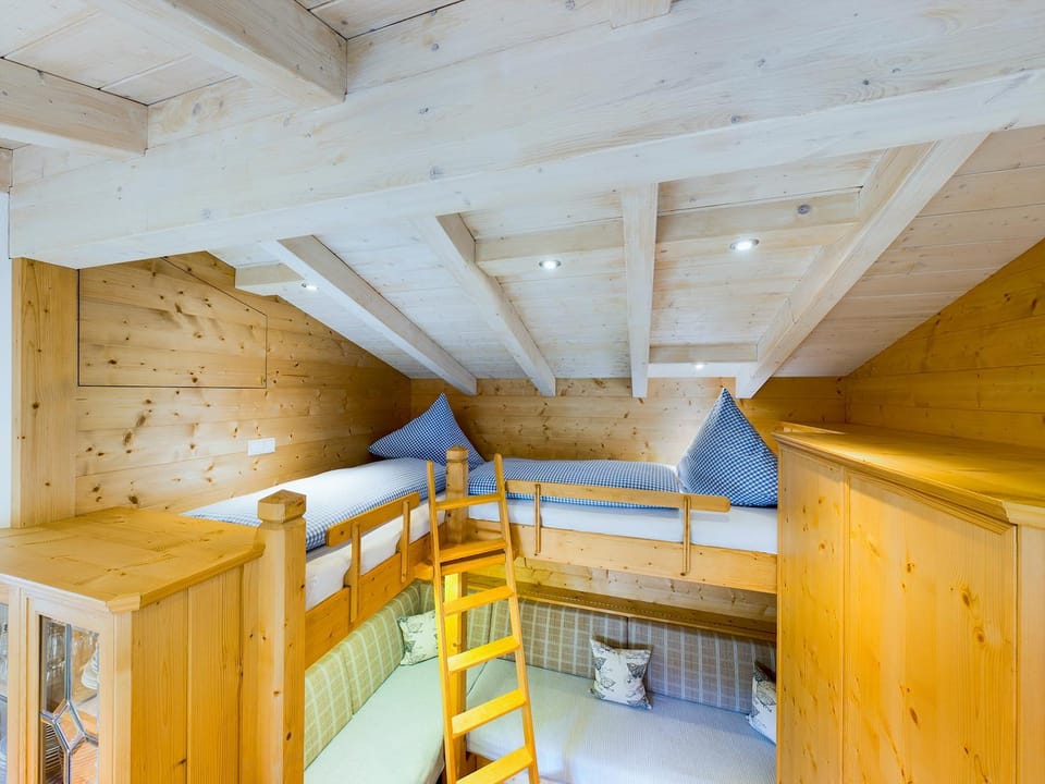 bunk bed
