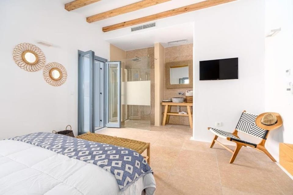 Bed, Photo of the whole room