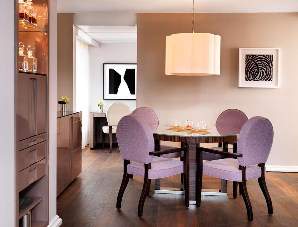 Photo of the whole room, Dining area