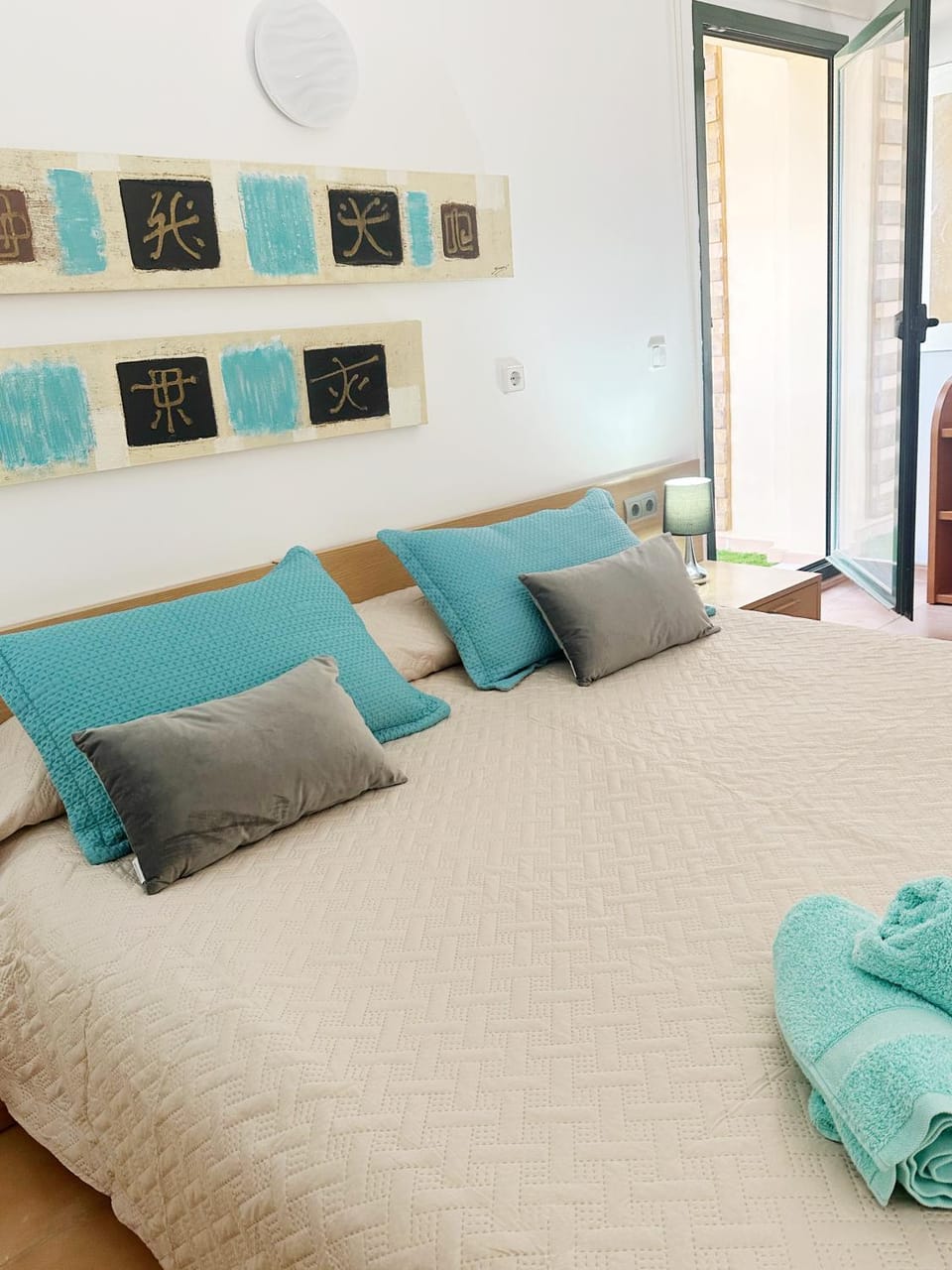 Bed, Bedroom