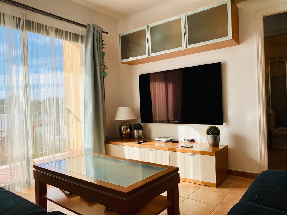 TV and multimedia, Living room, Entertainment