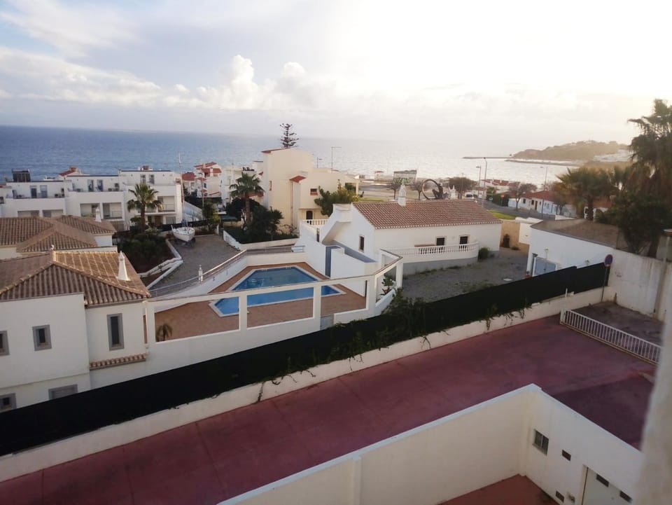 Sunset Seaviews Albufeira Apartment in Albufeira