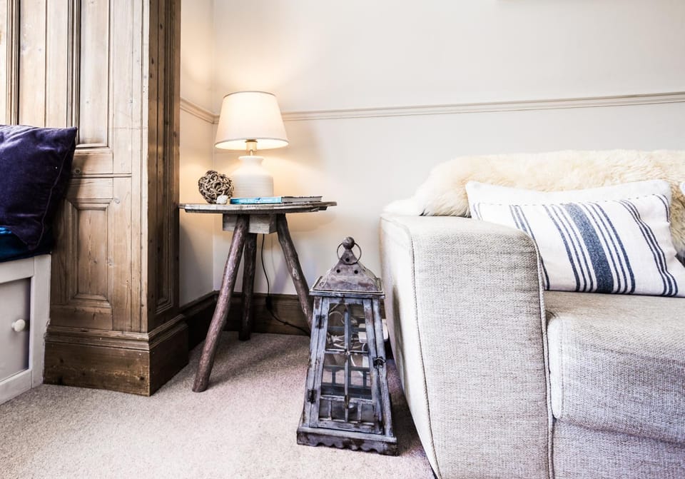 Living room, Decorative detail, Seating area