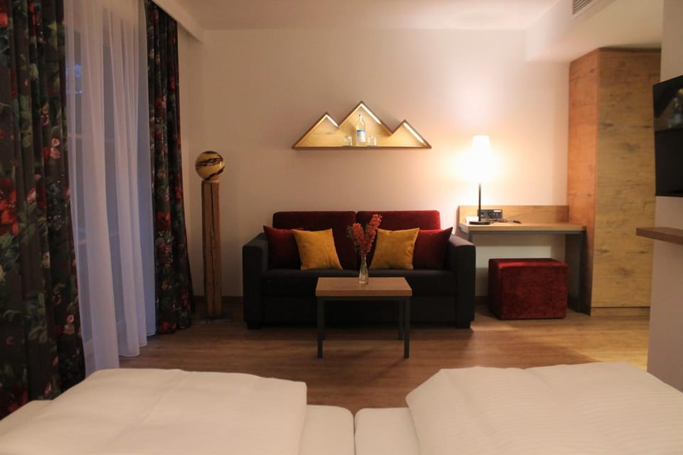 Living room, Photo of the whole room