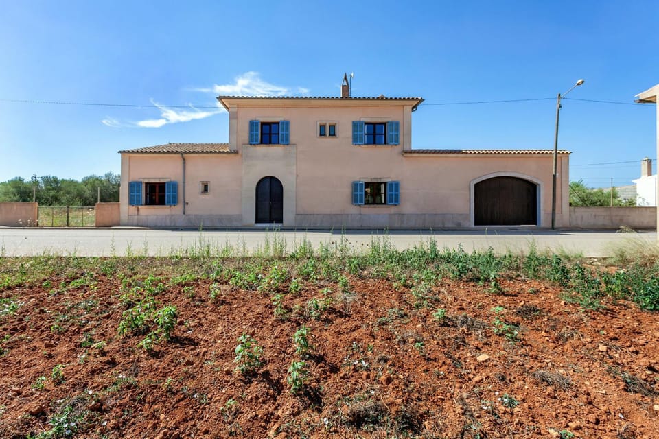 Property building, Facade/entrance, Off site