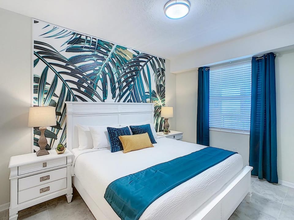 Updated Condo, 5 mi to Disney, On-site Water Park House in Kissimmee