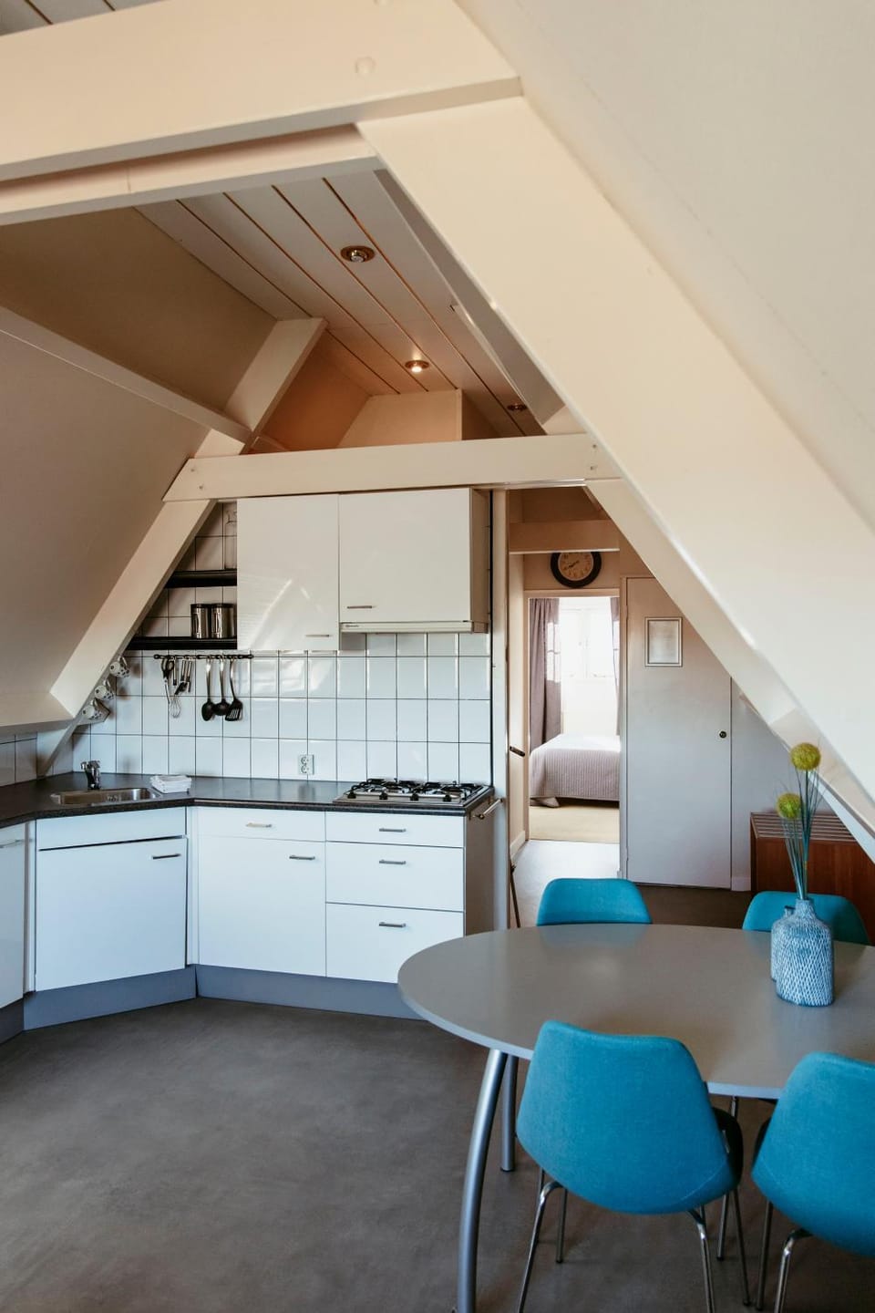 Dining area, kitchen