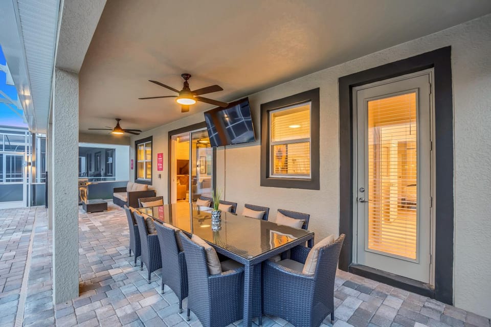 LARGE Villa, Private PoolGAME ROOMMovie Theater House in Four Corners