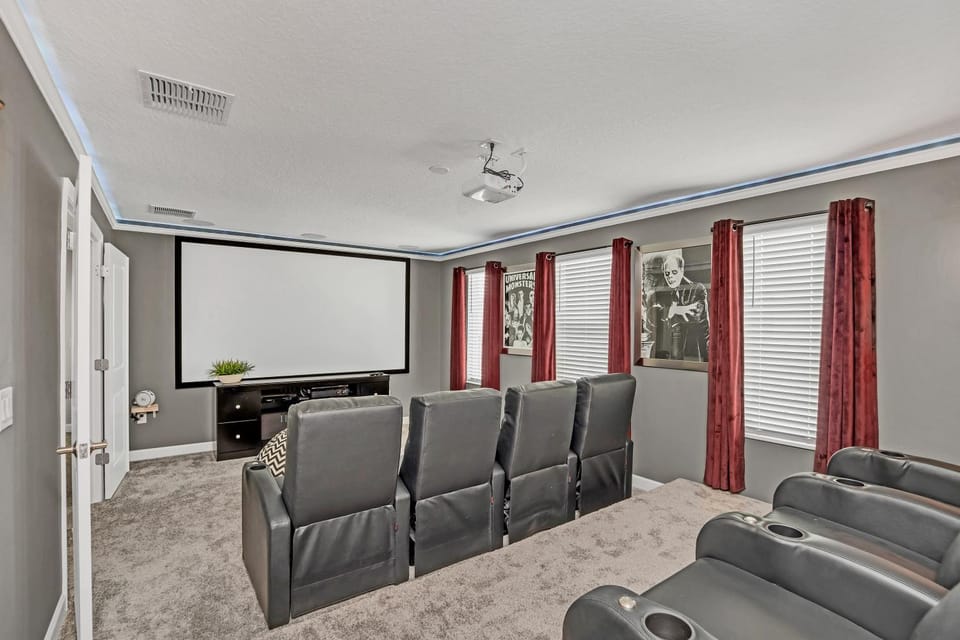 LARGE Villa, Private PoolGAME ROOMMovie Theater House in Four Corners
