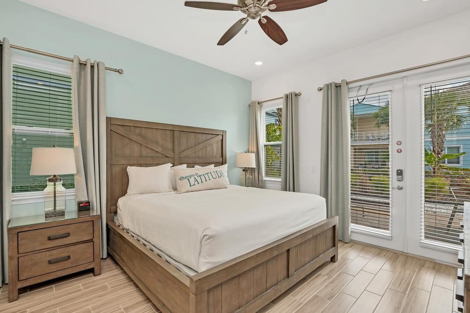 Gorgeous Margaritaville Cottage wPrivate Patio House in Bay Lake