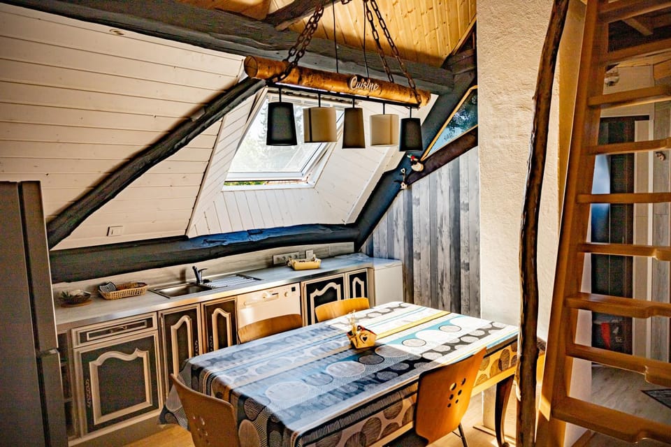 Kitchen or kitchenette, Dining area, Breakfast