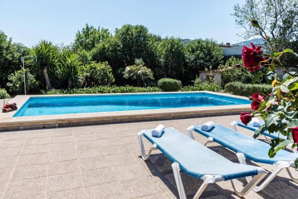 Villa between Pollensa old town and Port Pollensa by Renthousing House in Raiguer