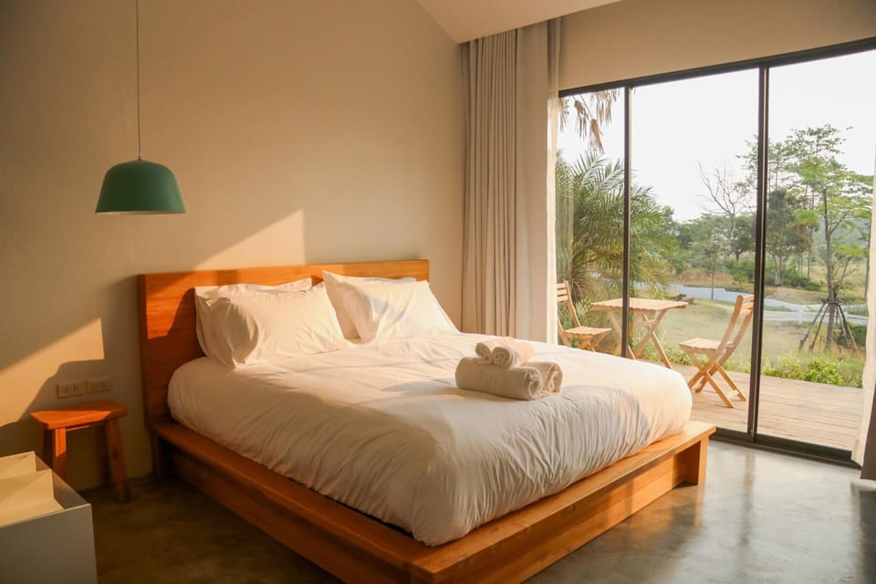 Bed, Bedroom