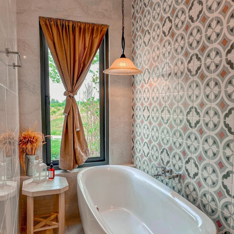 Bathroom, Bath