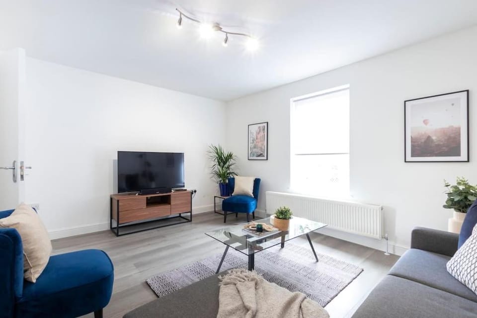 TV and multimedia, Seating area, Evening entertainment