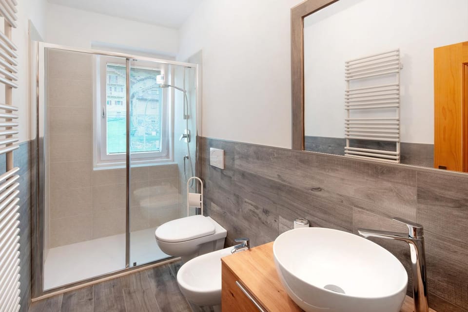 Bathroom, Living room