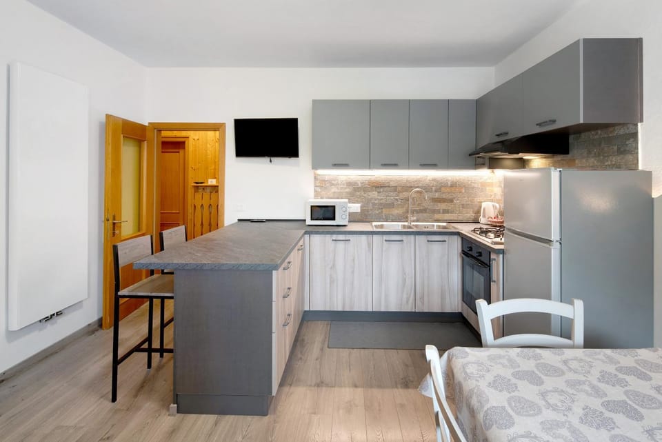 Kitchen or kitchenette, Living room