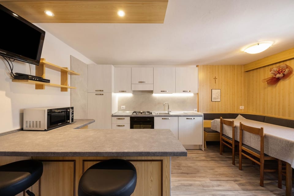 Property building, Living room, Bedroom