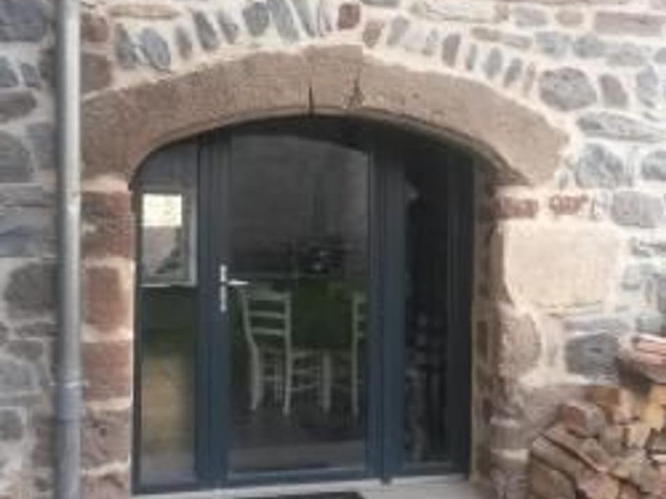 Gîte rénové idéal pour randos et astronomie, calme assuré, proche Puy-en-Velay et activités nature. - FR-1-582-318 House in Auvergne-Rhône-Alpes