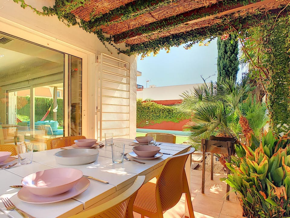Dining area, Garden view