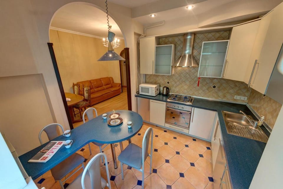 Kitchen or kitchenette, Dining area, pet friendly, stove